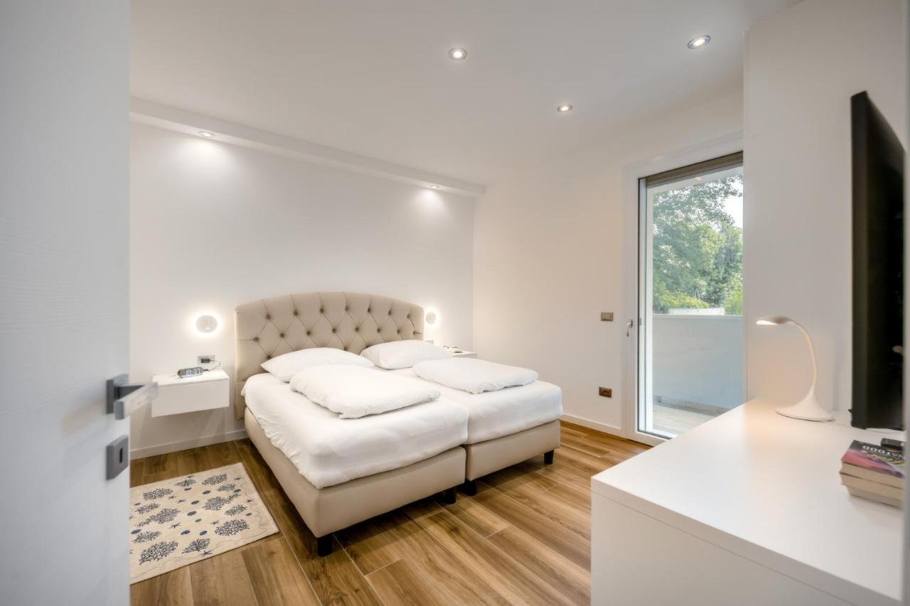Ferrari Apartments Ponente Caorle Exterior photo