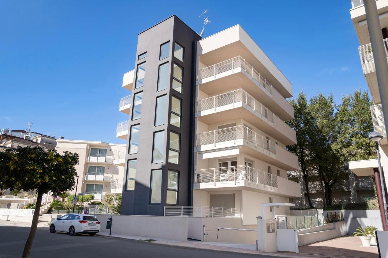 Ferrari Apartments Ponente Caorle Exterior photo